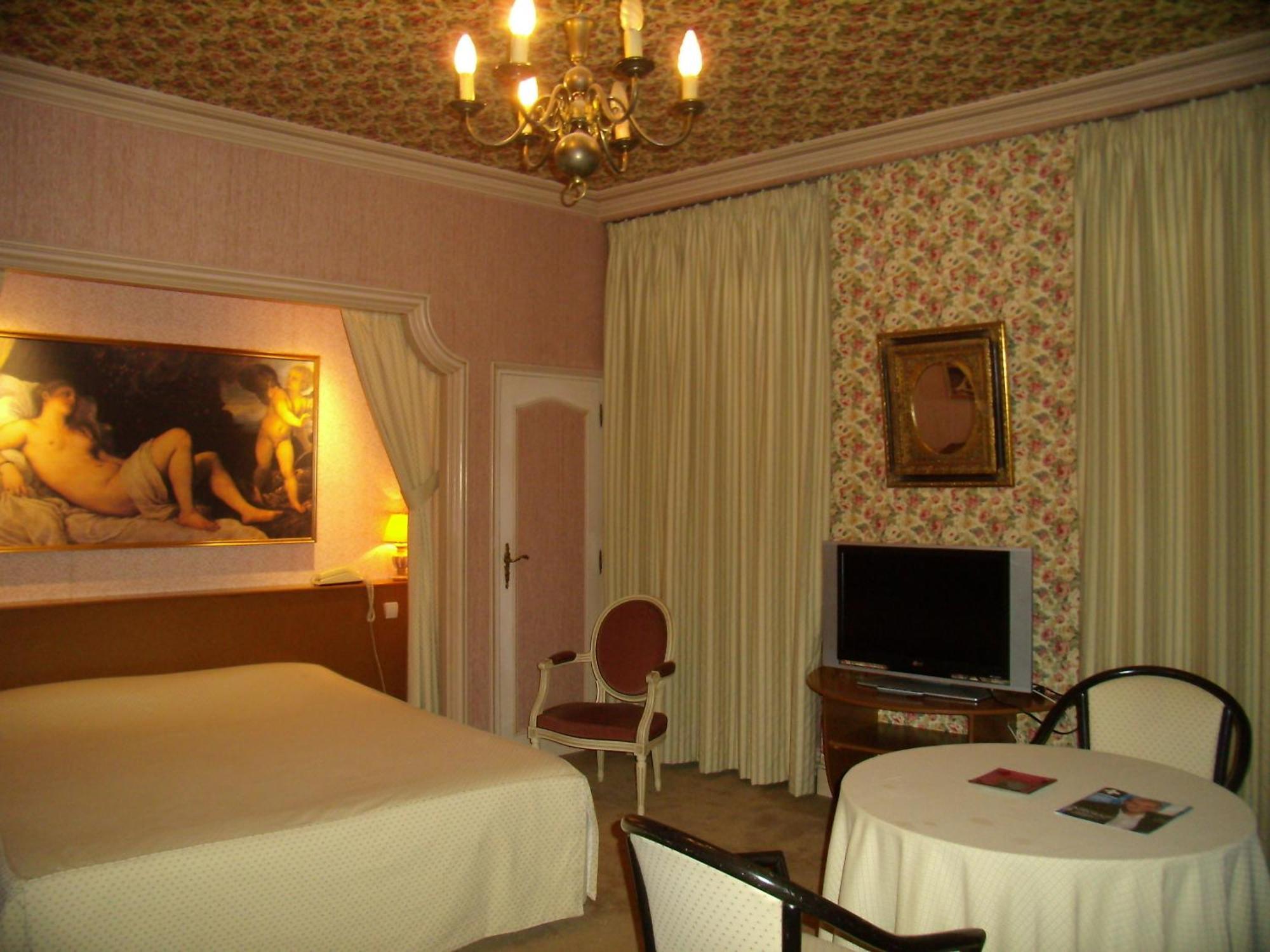 Hotel Chiffre Albi Buitenkant foto