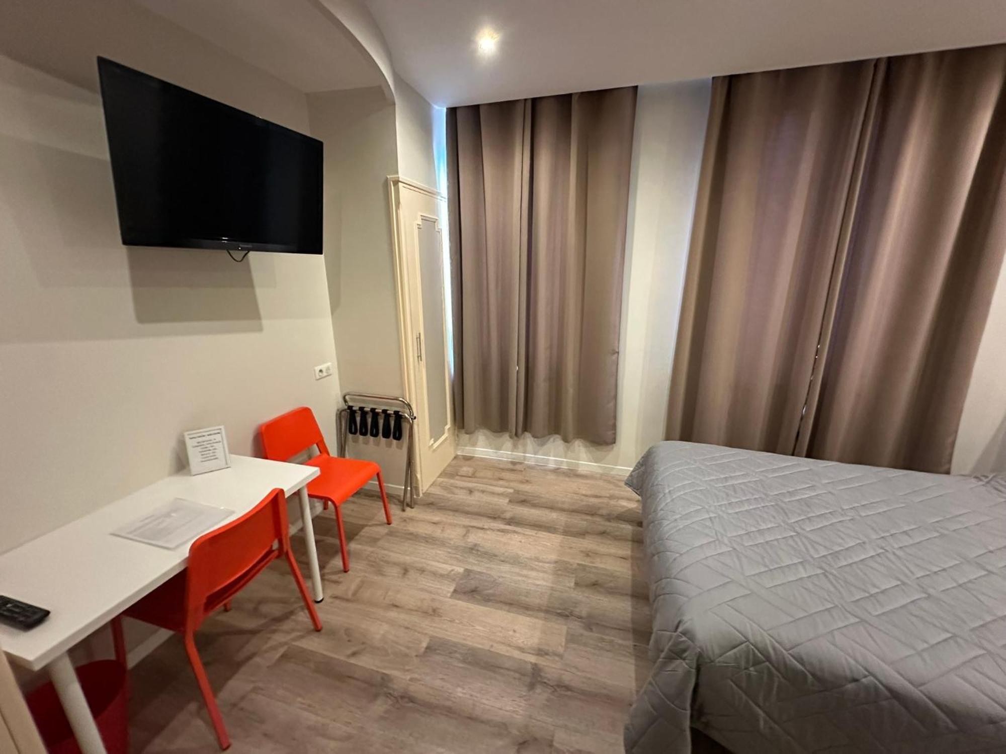 Hotel Chiffre Albi Buitenkant foto